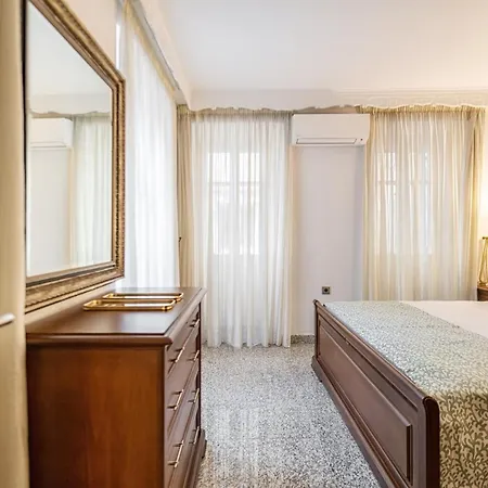 Retronuovo コルフ島